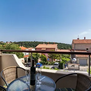 https://apartment-rede.in-istria.net